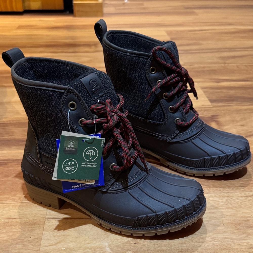*New* Kamik Sienna mid size 7  Winter Boots